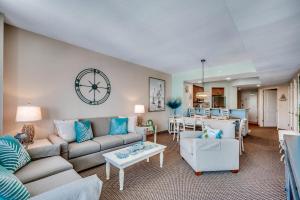 Χώρος καθιστικού στο Bubbles Up on the Marina w Pool n Hot Tub