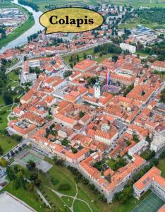Nespecifikovaný výhled na destinaci Karlovac nebo výhled na město při pohledu z apartmánu