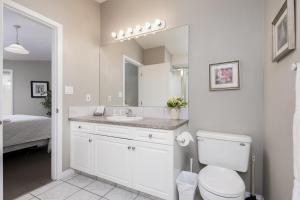 Ένα μπάνιο στο Paradise Canyon Golf Resort - Signature Condo 382 +11 φωτογραφίες