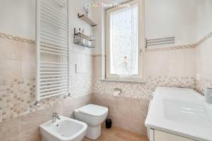 Koupelna v ubytování Cherry, Terre Marine + 5 fotografií