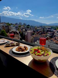 Đồ ăn tại/gần căn hộ