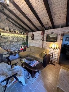 Istumisnurk majutusasutuses Etno House Šćepanov Hlad