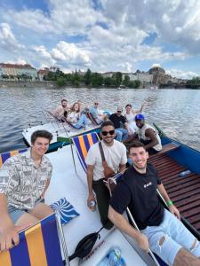 Výhled na řeku, která protéká v blízkosti hostelu