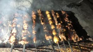Εγκαταστάσεις μπάρμπεκιου για όλους τους επισκέπτες του ξενώνα