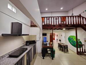 TV a/nebo společenská místnost v ubytování Kanaq Hotel Tours