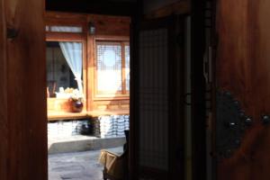 Фотография из галереи Dajayon Hanok Stay в Сеуле
