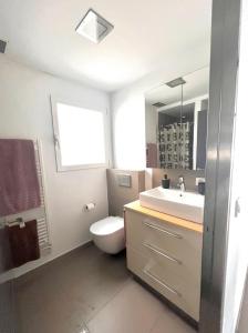 Bilik mandi di Apartamento Junto al Paseo Maritimo de Altea