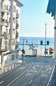 Pemandangan laut umum atau pemandangan laut yang diambil dari apartmen