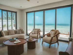Χώρος καθιστικού στο Beachfront Bliss in Zanzibar