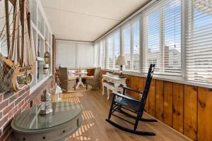 Billede fra billedgalleriet på Harris Ave Hideaway Private Deck Near Marina i Hampton + 53 billeder