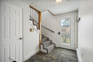 Φωτογραφία από το άλμπουμ του Basin Breeze Cottage AC Decks Water Views σε Newburyport