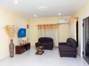 Φωτογραφία από το άλμπουμ του Beautiful, serene and relaxing, 3bd rm, 3 Guest σε Kweman