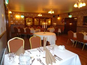 Restaurace v ubytování Templemore Arms Hotel