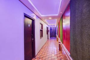 Φωτογραφία από το άλμπουμ του OYO 81208 HOTEL TERRENE EMPIRe σε Kālkāji Devi