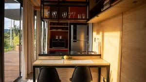 Kuchyň nebo kuchyňský kout v ubytování Moriá Village