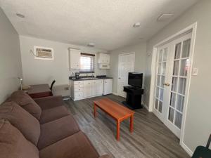 Kuchnia lub aneks kuchenny w obiekcie Lakeshore Suites