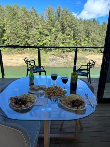 Φαγητό σε αυτή η βίλα ή κάπου εκεί κοντά +30 φωτογραφίες