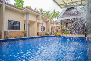 Bazén v ubytování Mifaña Suites - Panglao Island nebo v jeho okolí