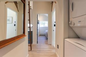 Foto sihtkohas Nelson asuva majutusasutuse "NEWLY BUILT HOME" on 5 acres by the beach galeriist +37 fotot
