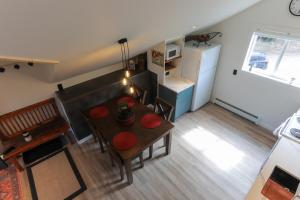 Imagen de la galería de "NEWLY BUILT HOME" on 5 acres by the beach, en Nelson