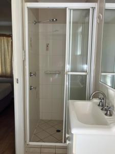 Bany a Cloncurry Caravan Park Oasis