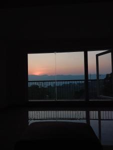 Η ανατολή ή δύση του ηλίου όπως φαίνεται από αυτό το bed & breakfast ή από εκεί κοντά