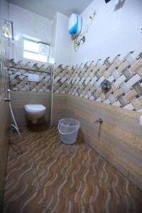 Hotel Starlight Chennai near DLF,L&T,Miot,Tradecenter,Ramachandra medical coll的一间浴室
