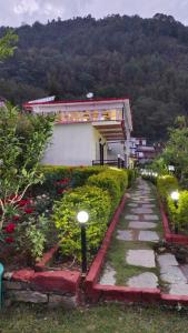 Fotografie z fotogalerie ubytování The Pines Mountain View v destinaci Rudraprayāg