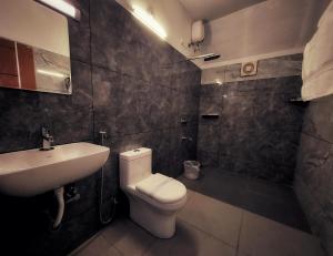 Gallery image of Elephant Pub - River Valley Huts by Antara in Viripara +10 photos