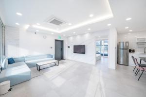 Η κουζίνα ή μικρή κουζίνα στο Gangneung The Gangmun Poolvilla and Spa Oceanview