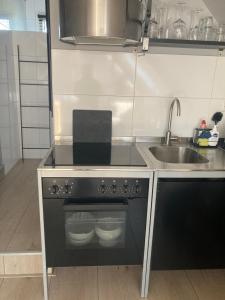 Kuchyň nebo kuchyňský kout v ubytování BBOosterweg3 Studio - Free private parking