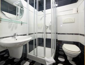 Gallery image of Hostal Adria Santa Ana in Madrid