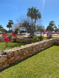 Zahrada ubytování Marina Dor - Cala Egos- Sunny ground floor apartment with large garden