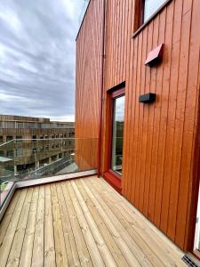 Modern Spacious Apt in Ski, 11min to Oslo的阳台或露台