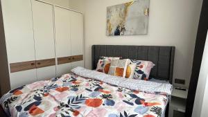 Ένα ή περισσότερα κρεβάτια σε δωμάτιο στο Faralya Residence Cozy Apartment with Sea View in Quiet Payallar, Beach Shuttle and Full Facilities +32 φωτογραφίες