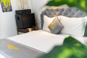 Μια τηλεόραση ή/και κέντρο ψυχαγωγίας στο Golden Sun 3 Apartment