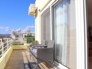 A balcony or terrace at Summer Lovin