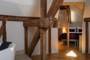 Postel nebo postele na pokoji v ubytování Opera Hotel