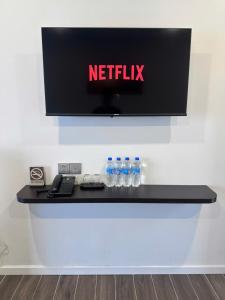 TV a/nebo společenská místnost v ubytování Vĩnh Tuấn Hotel