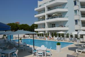 a view of the hotel from the pool at Case vacanze Blue Bay Resort in Roseto degli Abruzzi