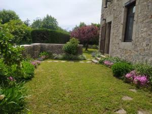 Zahrada ubytování Gîte LES LILAS de RECOULES + 27 fotografií