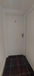 Gallery image of Hotel Room for work travel & leisure Self Checkin in Maybole