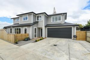 Imagem da galeria de Modern, central & perfect for large groups! em Palmerston North