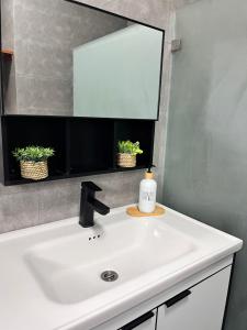 巴迪安Sondela Lambug Room1 pool mountain view的相册照片