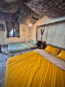 Ένα ή περισσότερα κρεβάτια σε δωμάτιο στο Home & Cafe 1990 +29 φωτογραφίες