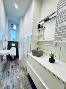 Fotografie z fotogalerie ubytování Modern 2BR Stay for 5 Prime Location v destinaci Klosterneuburg + 37 fotografií