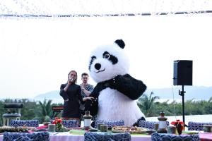 入住三亚亚龙湾星华套房假日酒店的客人