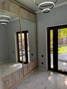 Foto sihtkohas Zhezdi asuva majutusasutuse Rich Home galeriist