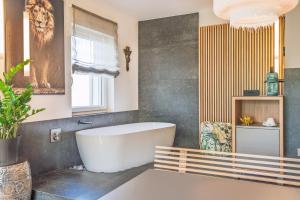 Koupelna v ubytování Hotel Birkenhof + 37 fotografií