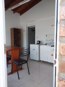 Η κουζίνα ή μικρή κουζίνα στο Guenechen